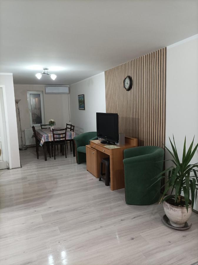 Ariana Apartman Kragujevac Luaran gambar