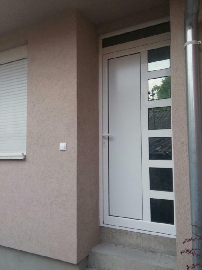 Ariana Apartman Kragujevac Luaran gambar